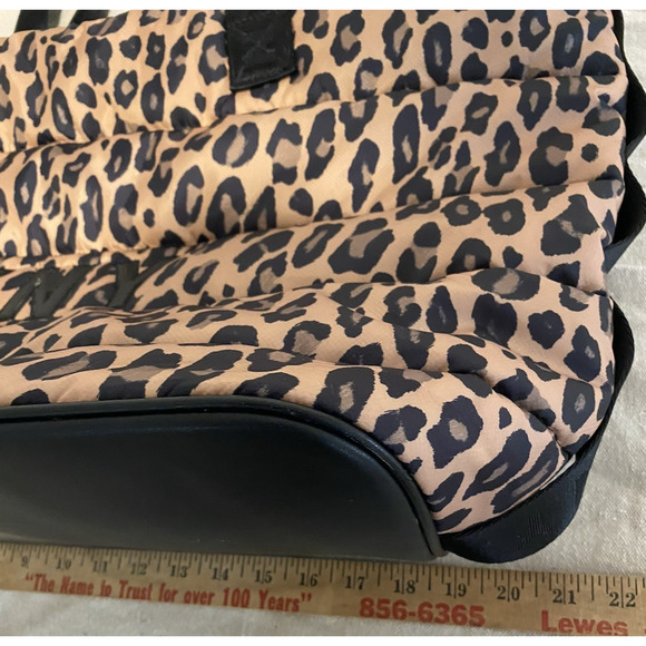 DKNY Leopard Print Quilted Weekend Duffel Bag Large Mob Wife Travel Carry on Bag - Picture 12 of 12